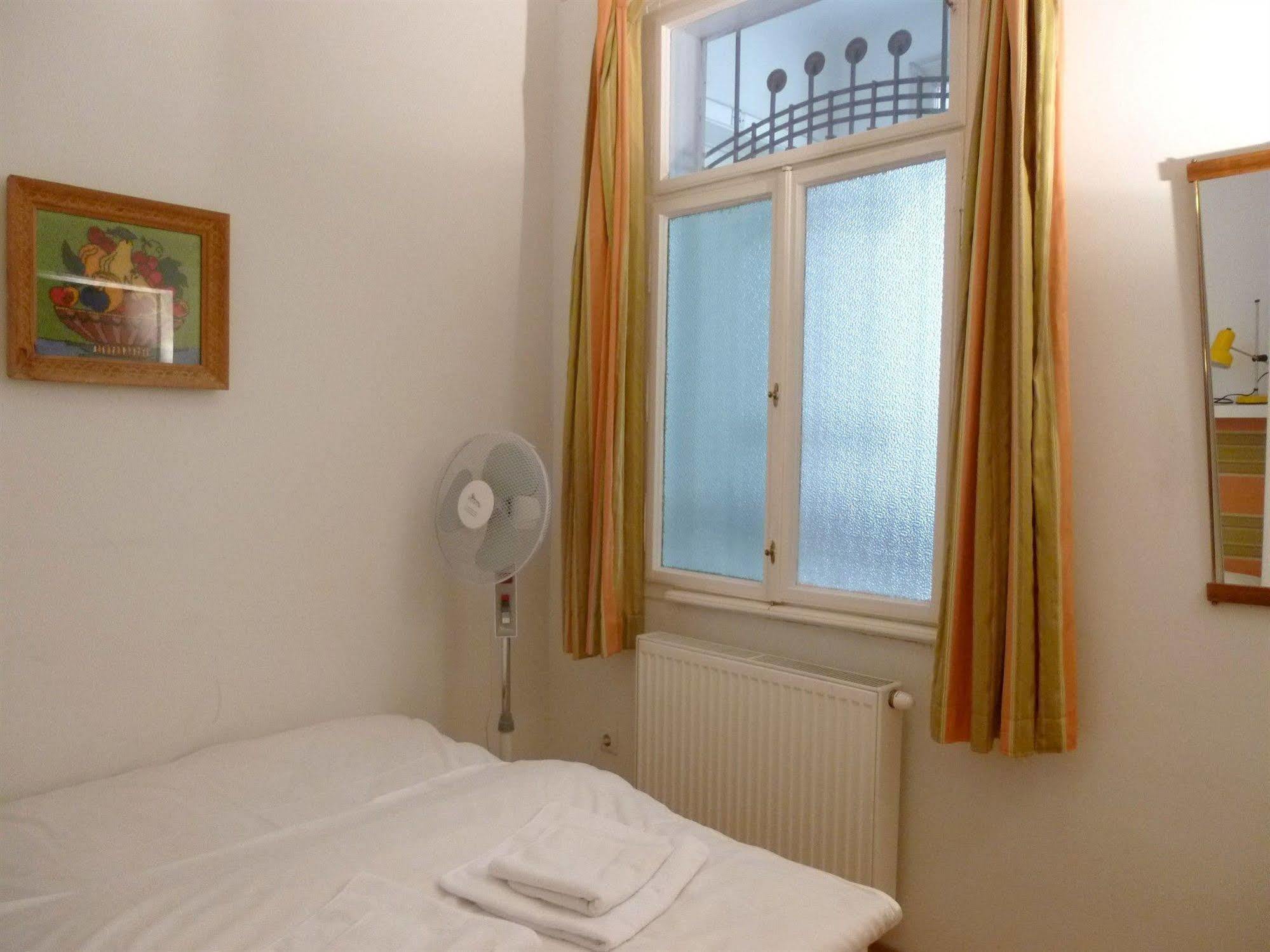 Haus Max Aparthotel 2*